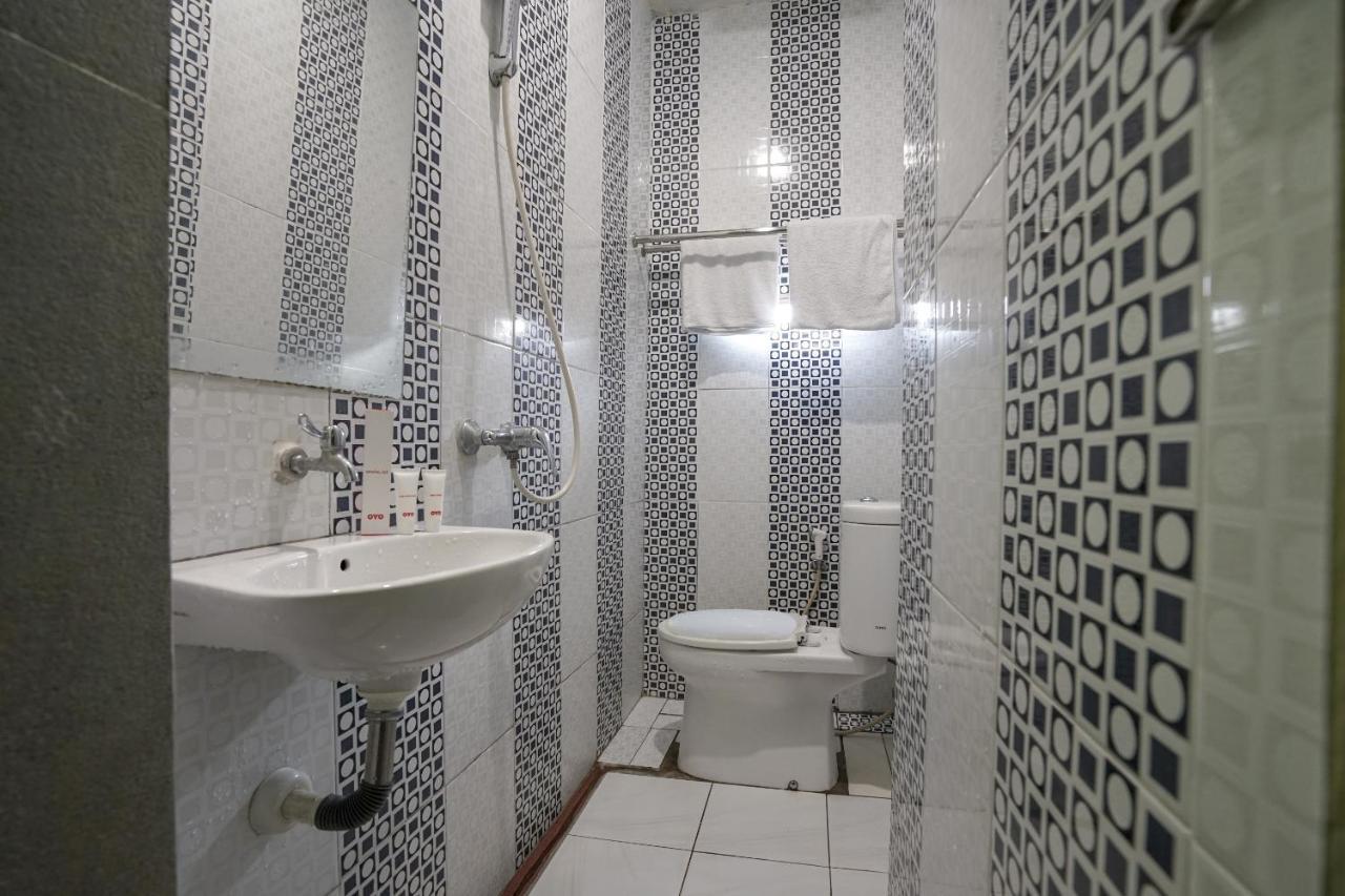Oyo 1495 Hotel Lendosis Palembang Esterno foto