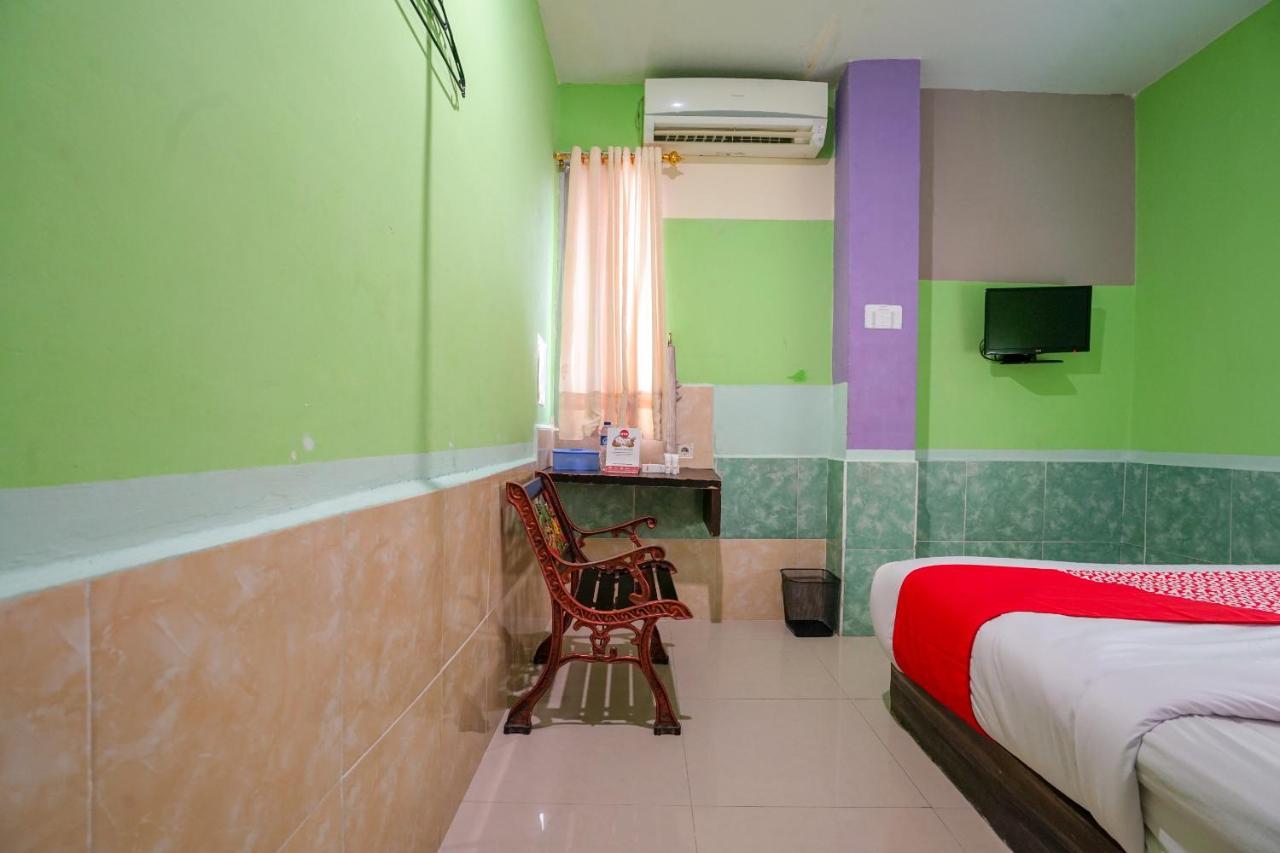Oyo 1495 Hotel Lendosis Palembang Esterno foto