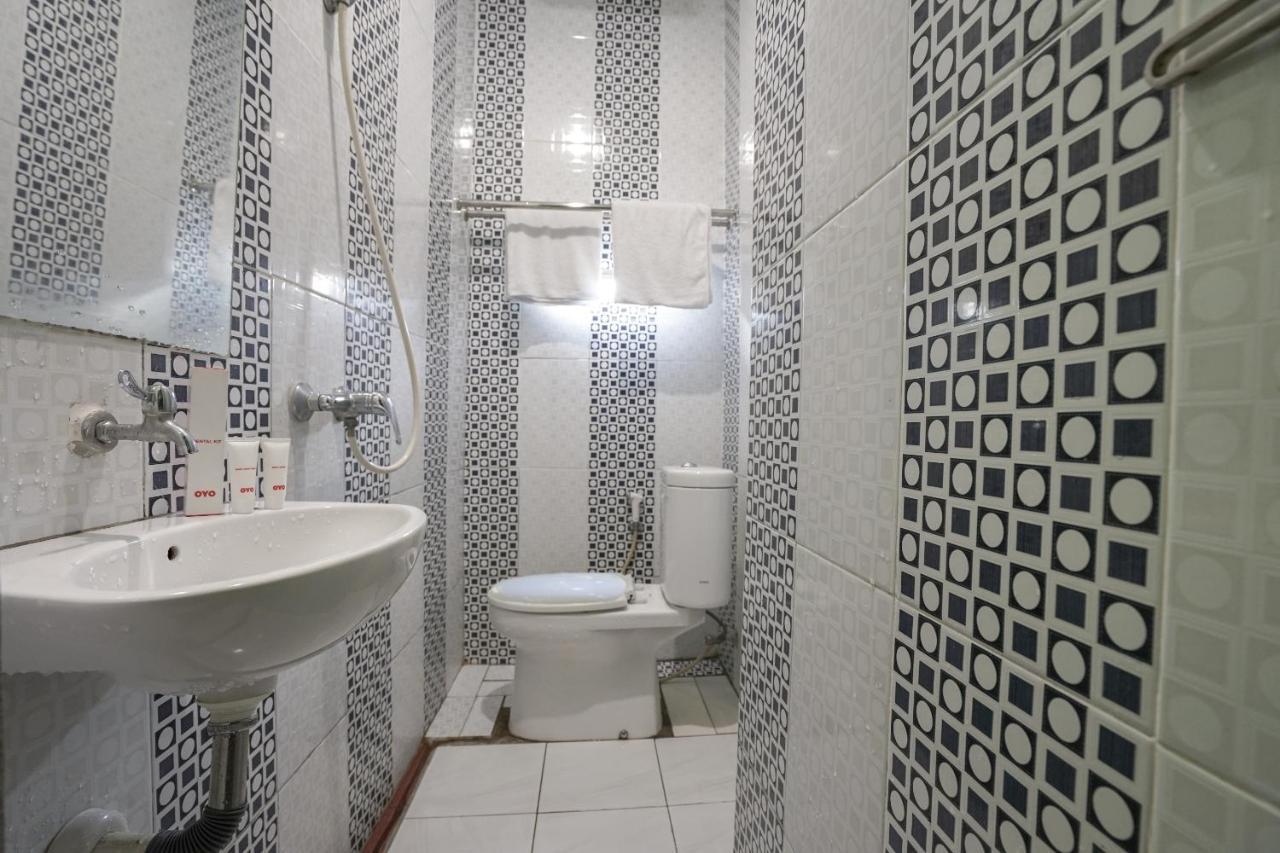 Oyo 1495 Hotel Lendosis Palembang Esterno foto