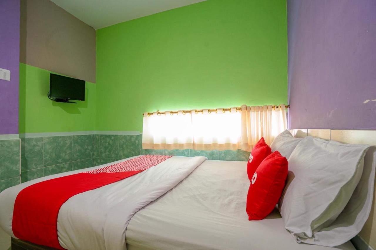 Oyo 1495 Hotel Lendosis Palembang Esterno foto