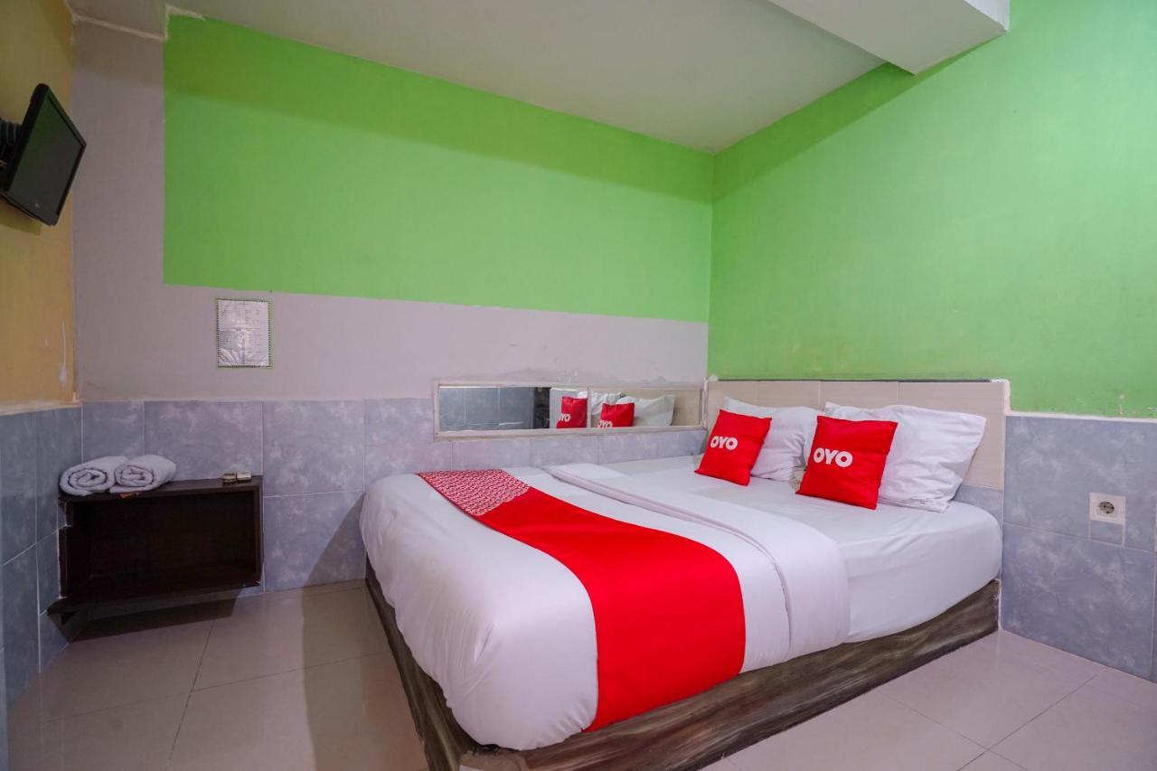Oyo 1495 Hotel Lendosis Palembang Esterno foto