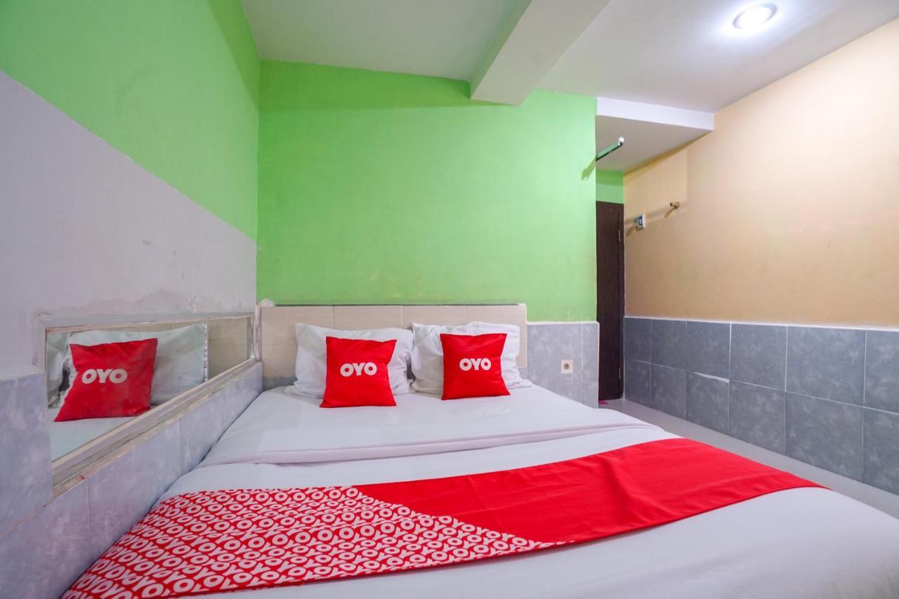 Oyo 1495 Hotel Lendosis Palembang Esterno foto