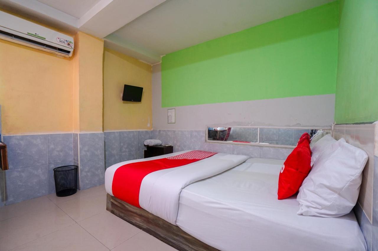 Oyo 1495 Hotel Lendosis Palembang Esterno foto