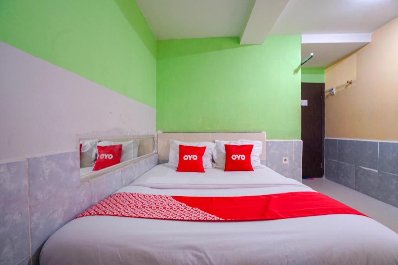Oyo 1495 Hotel Lendosis Palembang Esterno foto