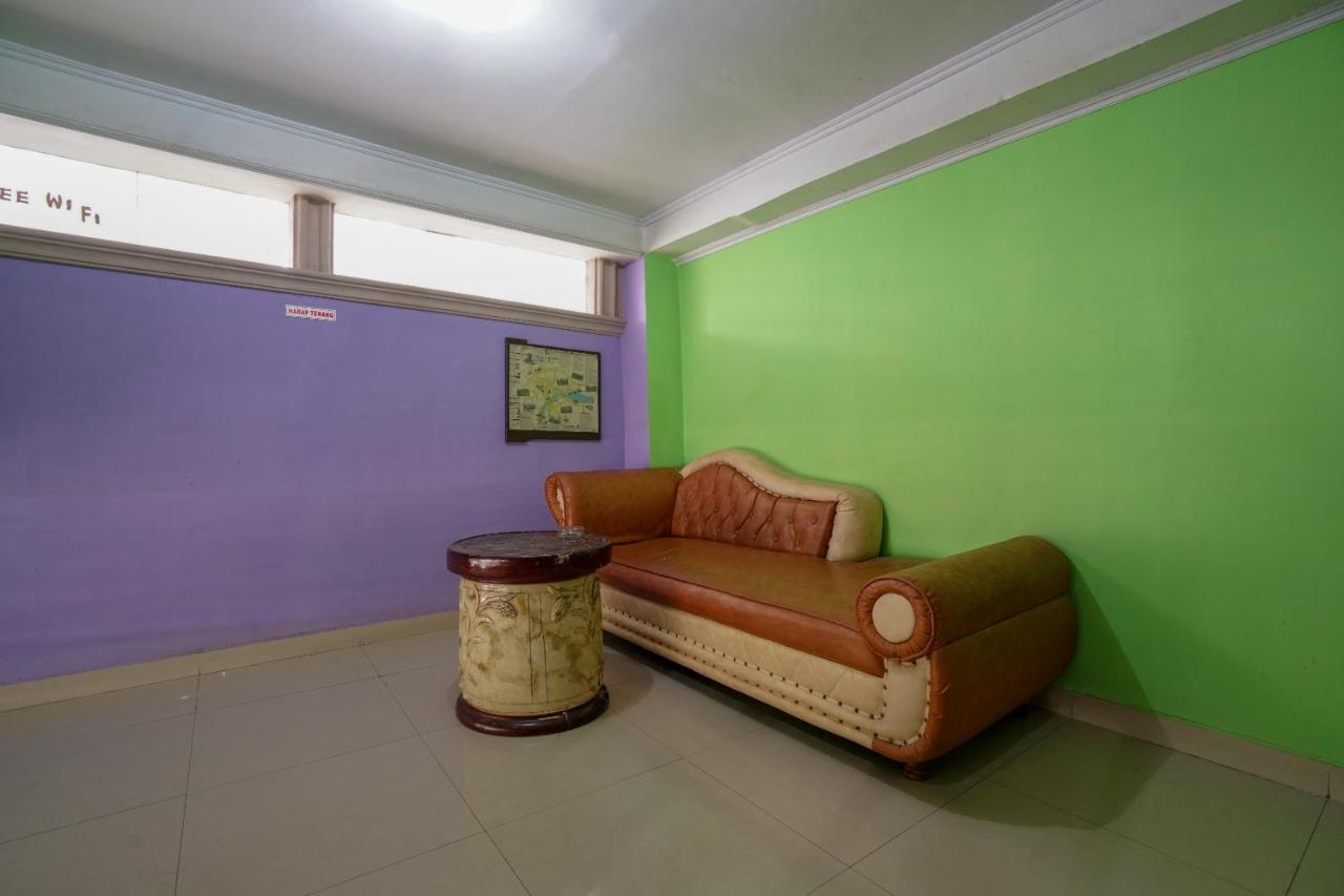 Oyo 1495 Hotel Lendosis Palembang Esterno foto