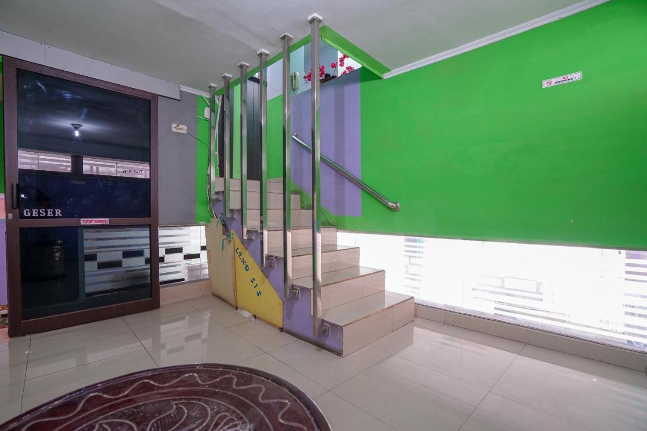 Oyo 1495 Hotel Lendosis Palembang Esterno foto